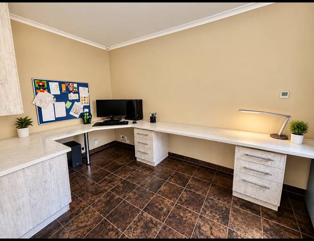 3 BEDROOM HOUSE FOR SALE IN GOLF PARK